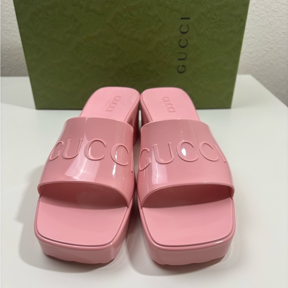 Gucci Rubber Gucci Logo Printed Mules Sandals Slide - Picture 3 of 13